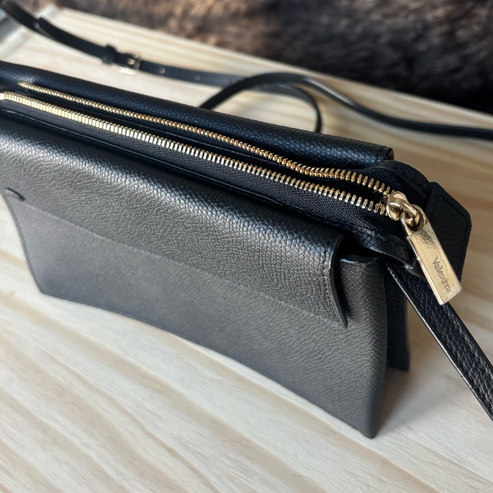 New Valextra Pocket Slim Crossbody Bag Black